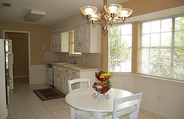 900 Lake Highlands Drive Gallery 3
