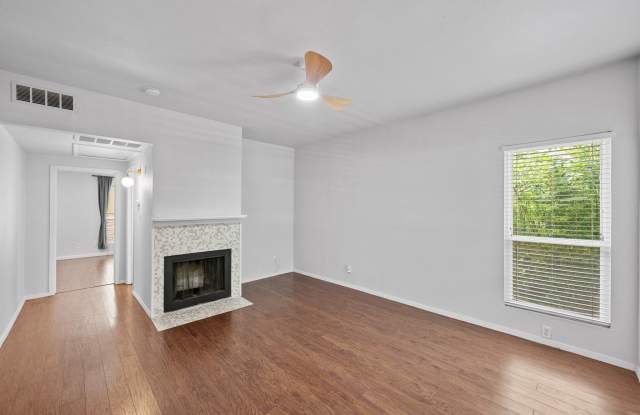 1509 West 39th 1/2 Street Gallery 3