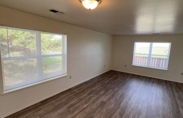 332 Norbeck Court Gallery 4