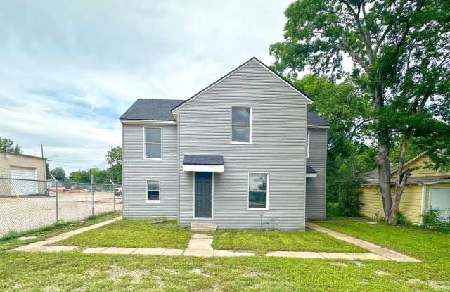 Duplex *upstairs* photos photos