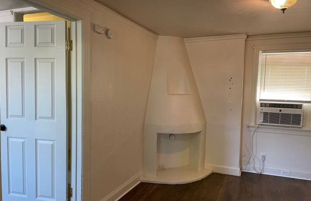 Charming Upstairs Apartment photos photos