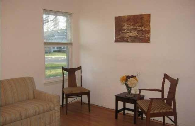 425 Bayberry Court Gallery 4