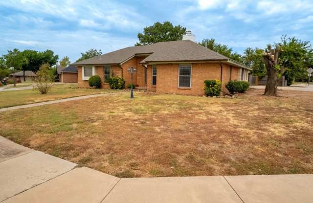 4bed/2.5bath Corner Lot Rental Available in Norman! Gallery 4