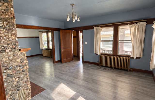 1928 East 5th Street Gallery 2