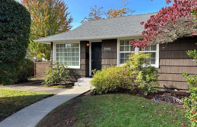 Beautifully updated 1 bedroom 1 bathroom home in great neighborhood! Gallery 1