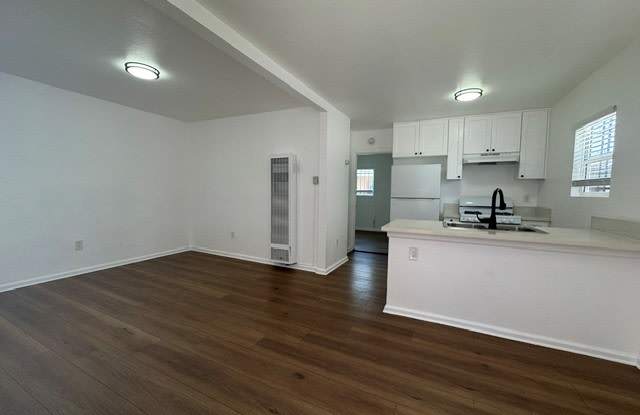 751 E. 76th Pl. Gallery 1