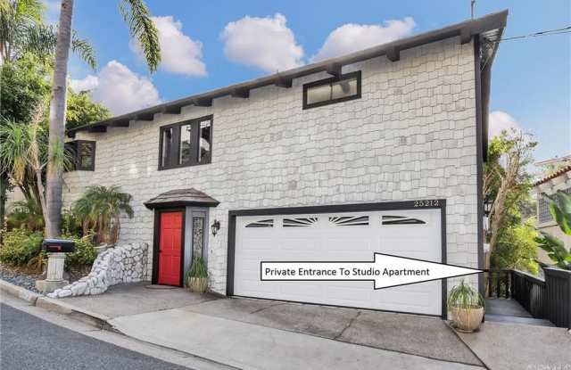 25212 Manzanita Drive Gallery 2
