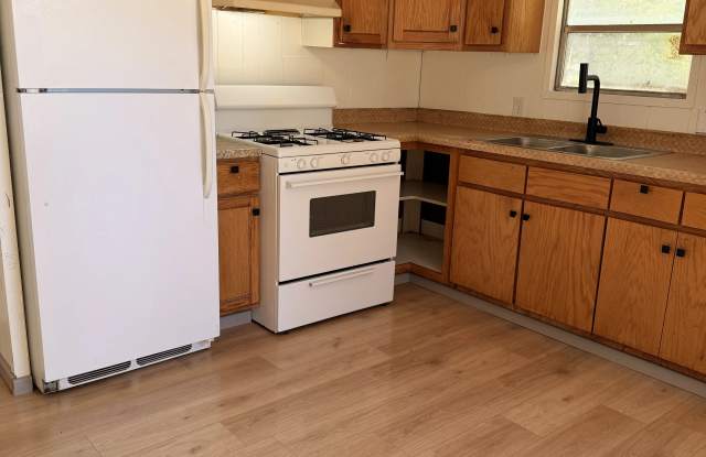 2550 Almon St photos photos