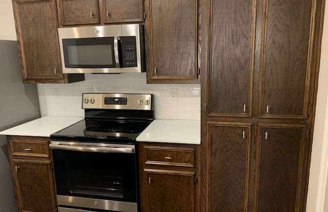 202 Lowes Boulevard - A Gallery 2