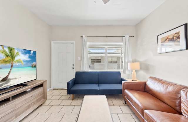 1127 Ne 5th Ave - 1127 Northeast 5th Avenue, Fort Lauderdale, FL 33304