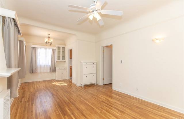 5649 Huntington Drive N North Gallery 2