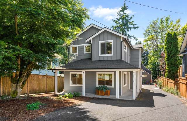 Modern 2 Bedroom Maple Leaf Living with Stylish Finishes & Flexible Living Space photos photos