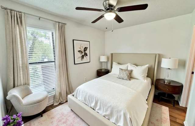 FREE 55" TV AT MOVE IN!!!!! Move-In Ready Townhome with Thoughtful Multi-Level Design And NEW Flooring! Gallery 4