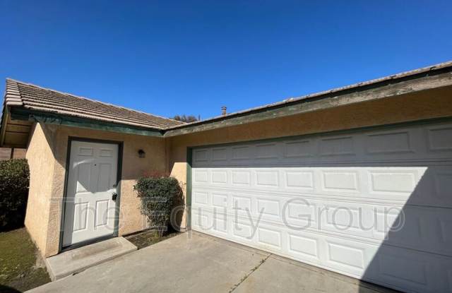 999 N Lynora - 999 North Lynora Street, Tulare, CA 93274