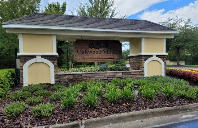 RECEIVE 1/2 MONTH OFF FIRST MONTHS RENT! Beautiful Townhome in the Heart of New Tampa! Gallery 3