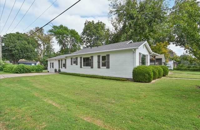 Brookside charmer fully furnished and move in-ready. Gallery 3