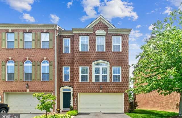 4682 Helen Winter Ter photos photos