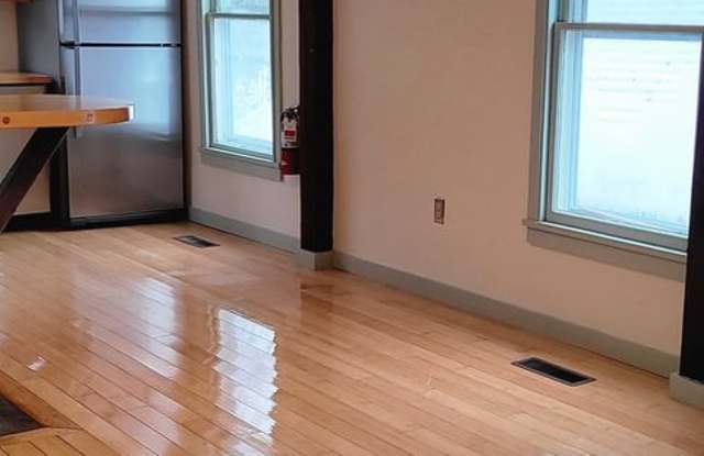 Lovely Remodeled 3BR/2Bath House in Vergennes - Convenient to Middlebury & Burlington Gallery 4