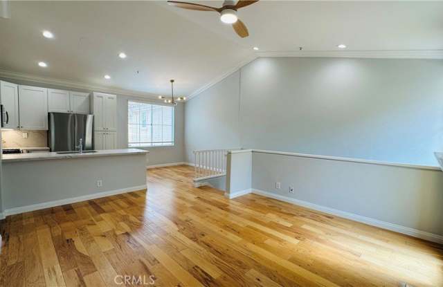 802 Marinella Aisle photos photos