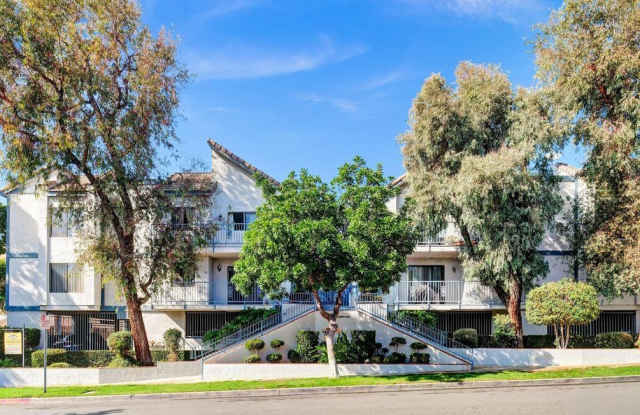 515 E Elmwood Ave photos photos