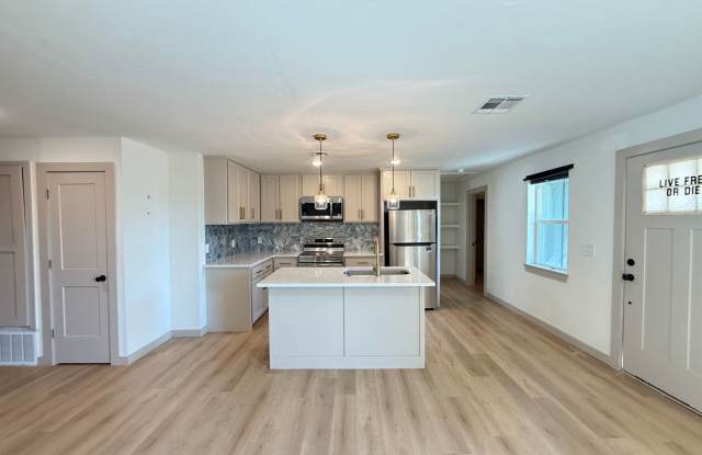 ALL BILLS PAID! | 737 NW 89th St | Gallery 3