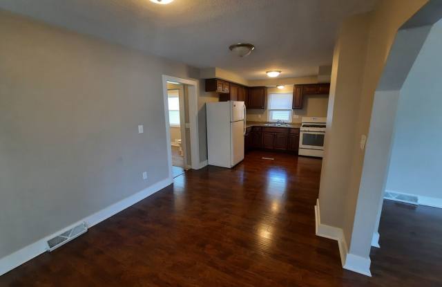 3 Bedroom, 2 Bathroom Home with 1+ car attached garage - 2330 East 42nd Street, Des Moines, IA 50317