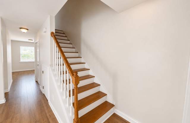 504 Lowndes Hill Road - 1 Gallery 3