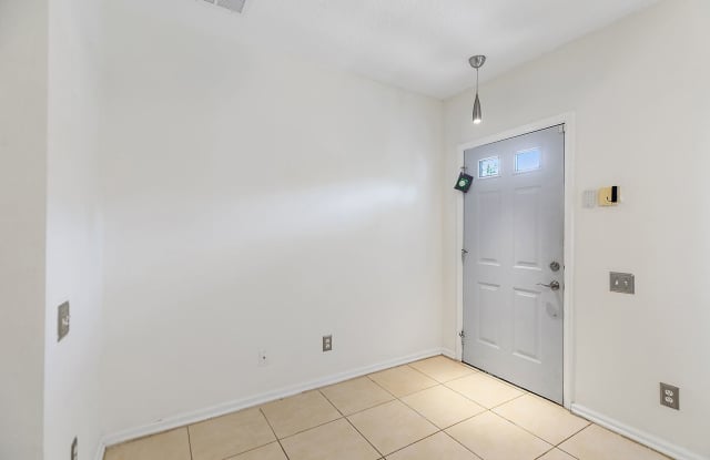 10 Minutes from the Beach! Gallery 3