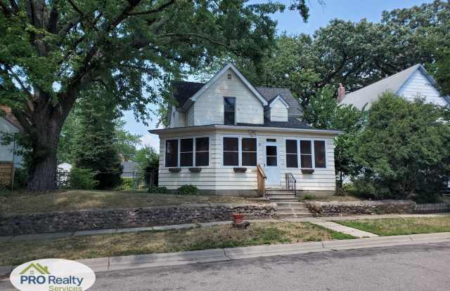 Charming 4 Bedroom Home photos photos