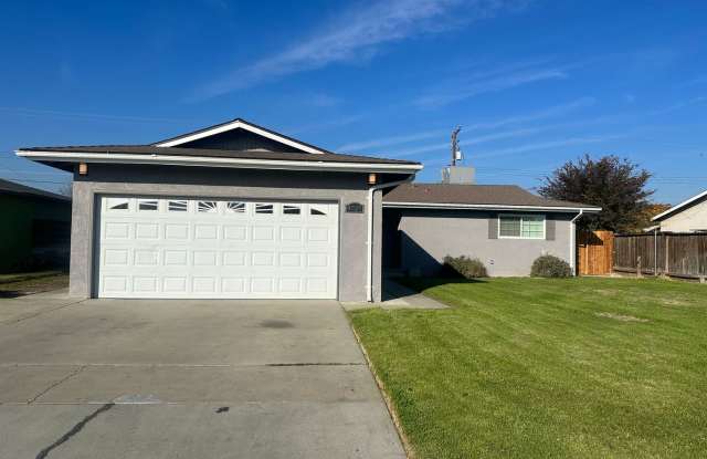 Newly remodeled home, walking distance to schools, great for a family!!! - 4324 West La Vida Avenue, Visalia, CA 93277 Newly remodeled home, walking distance to schools, great for a family!!! - 4324 West La Vida Avenue, Visalia, CA 93277