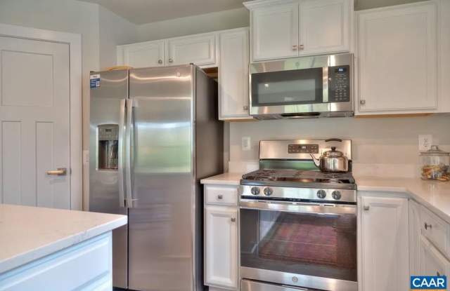 3BR + Office and 2 Bath home in Village Oaks Gallery 4