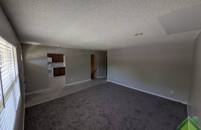 9152 West 78th Terrace Gallery 4