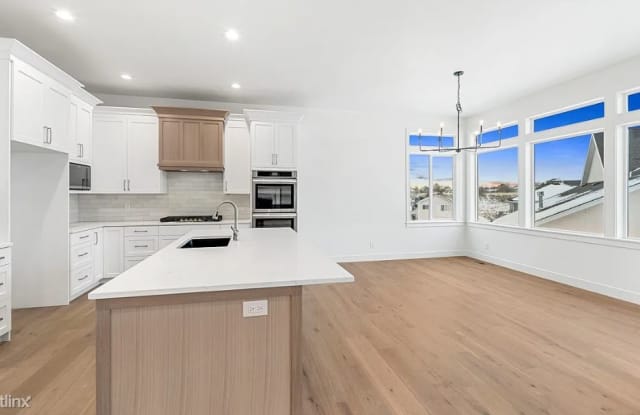1377 East Beechwood Drive - 1377 East Beechwood Drive, Layton, UT 84040