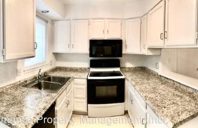19807 Applewood Ct Gallery 2