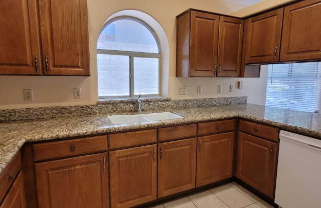 2838 E CALAVAR Road Gallery 4