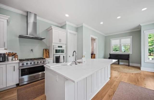 3055 Yachtsman Drive Gallery 3