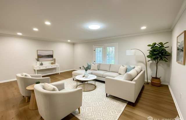 31 Van Pelt Court - 31 Van Pelt Court, Middlesex County, NJ 08816