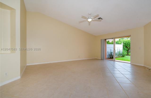 4152 Pine Ridge Ln Gallery 3