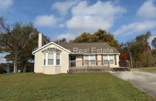 NO STEPS...UPDATED 3 BEDROOM RANCH LOCATED IN FARRAGUT!! photos photos