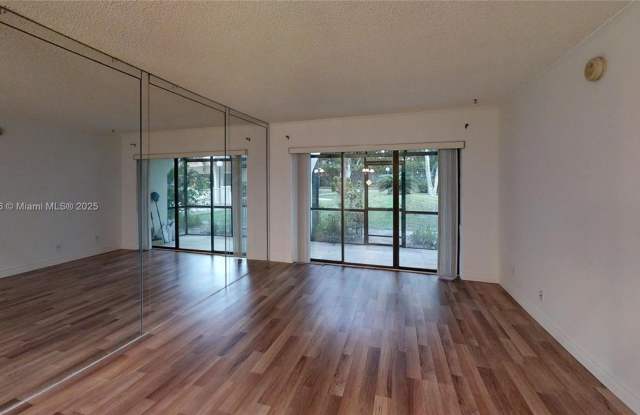 301 N Pine Island Rd photos photos