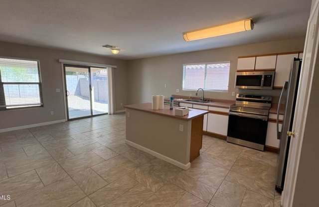 15774 W Watson Ln Gallery 2