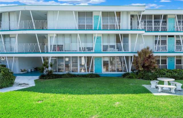 10143 E Bay Harbor Dr Gallery 3