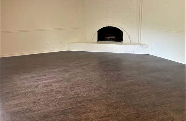 1706 Novel Circle Gallery 4
