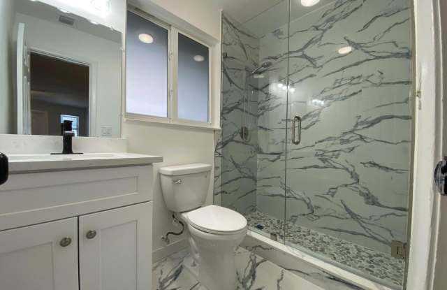 338 Walton Boulevard unit: 4 photos photos