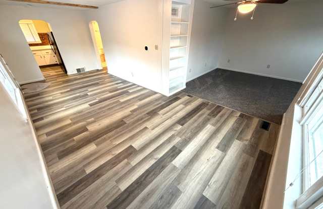 Charming 3 Bed 1 Bath Single Family Home W/ Fully Fenced Yard and Garage! Gallery 4