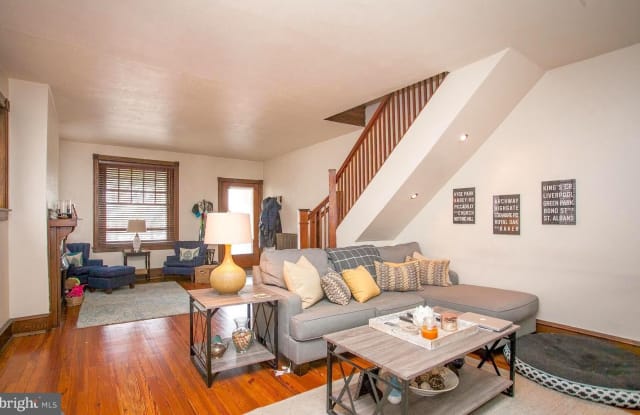 147 W 8TH AVENUE - 147 West 8th Avenue, Conshohocken, PA 19428