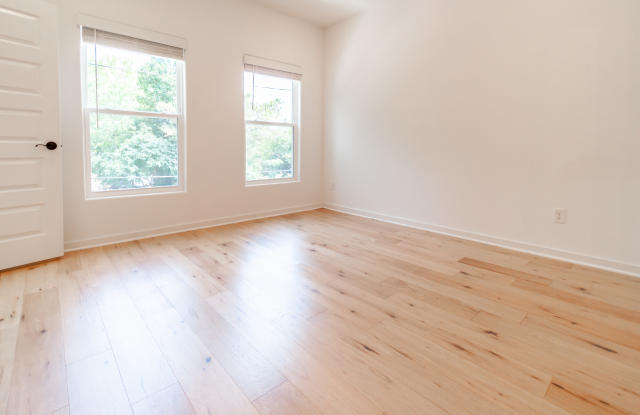 1623 West Stone Street - 2 Gallery 3