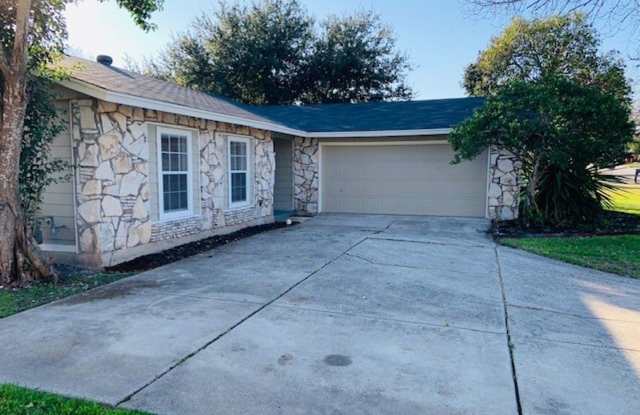 307 Royal Dr Gallery 2