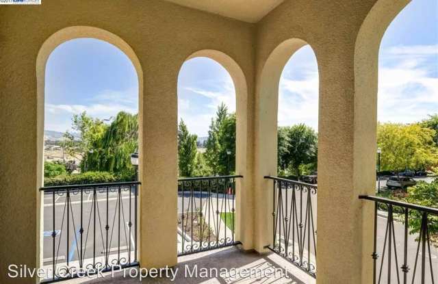 2811 Quarryhill Ave. Unit #2 Gallery 2