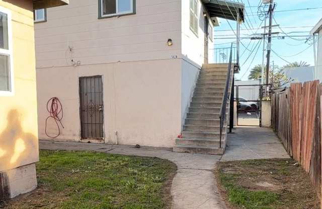 2 Bed/ 1 Bath Duplex - 562 Otis Street, Chula Vista, CA 91910